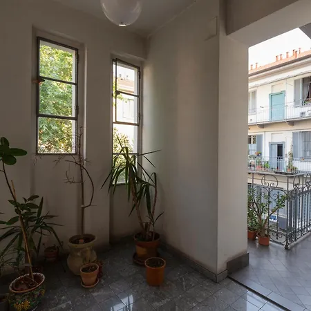 Guesthost - Garibaldi & Isola District Functional شقة *