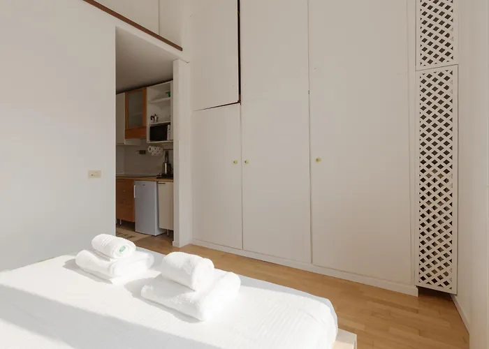Guesthost - Garibaldi & Isola District Functional Milano